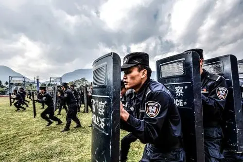 我为cop15做贡献震撼来袭昆明特警开展反恐防暴处突演练