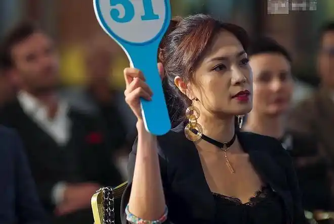 3,宋倩,她是由王欣雨饰演,其在法国留学旅居多年.