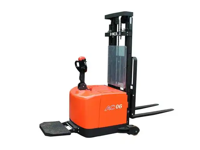 大浪小吨位平衡重式电动堆高车合力06吨全电动堆高车全电动托盘堆垛车