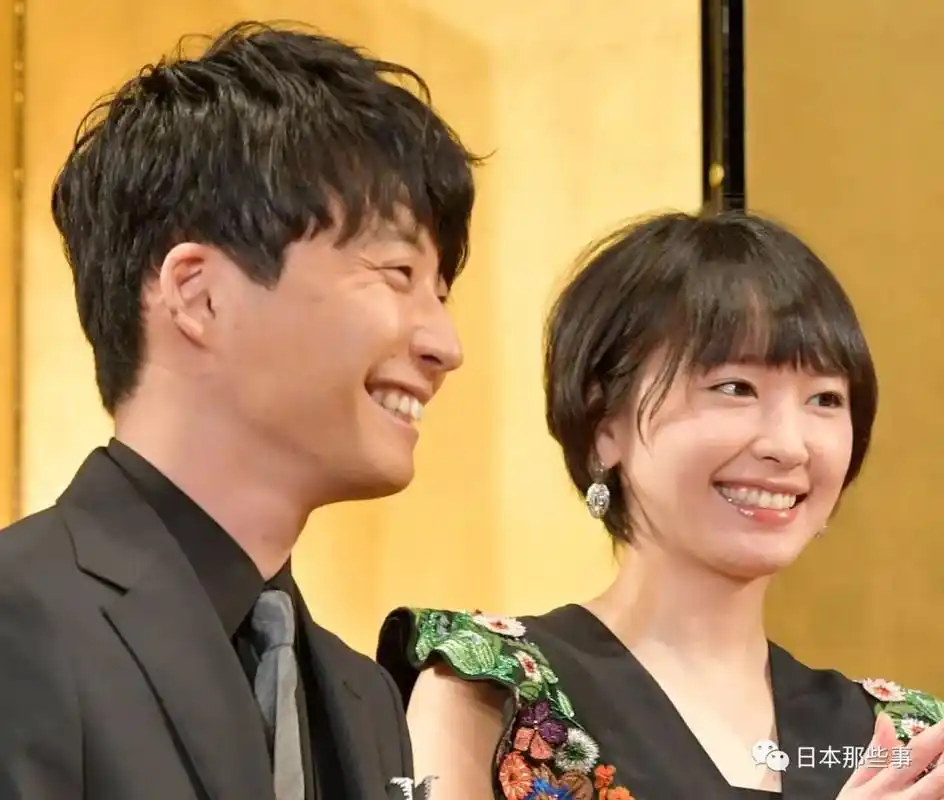 新垣结衣星野源曾暧昧五年 两人恋情细节受瞩目