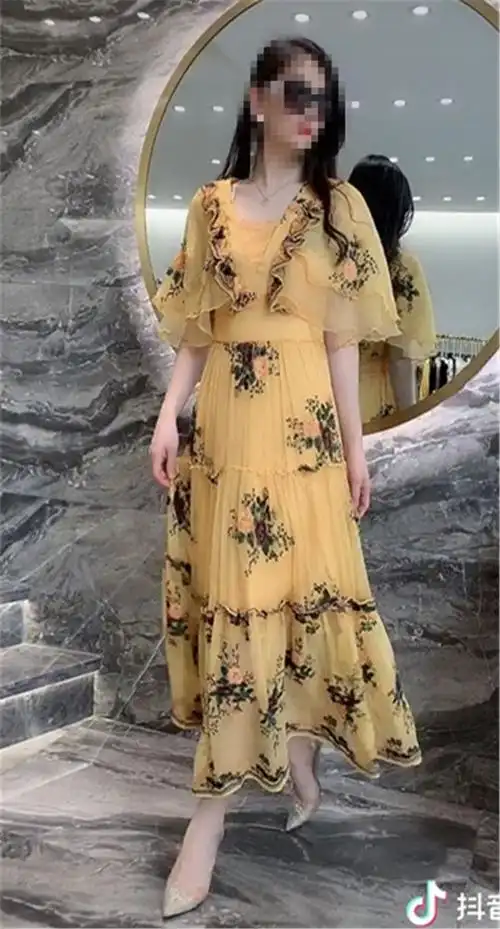 新女潮春夏抖音网红晨锐服饰同款减龄气质显瘦连衣裙