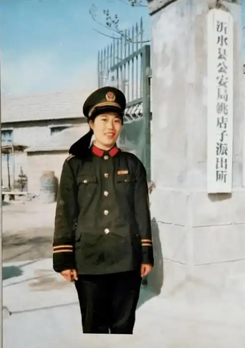 八十年代的警花第一次出警就被吓个半死