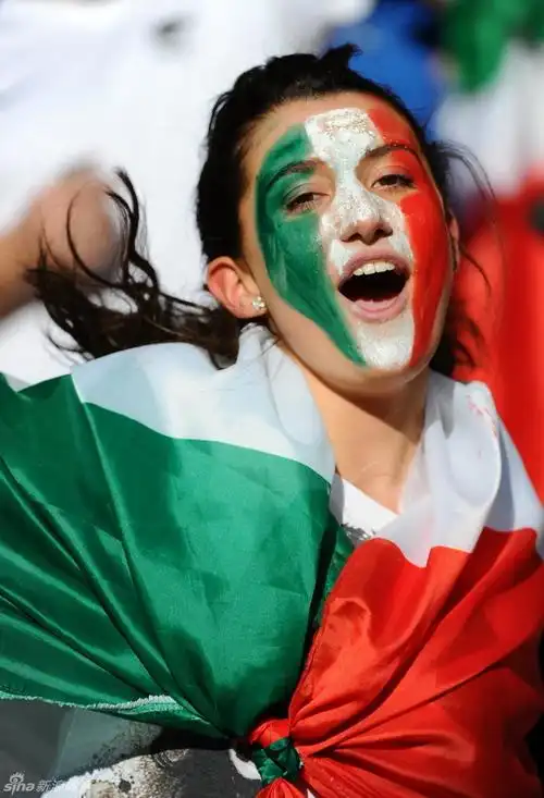 意大利女球迷_高清图集_新浪网