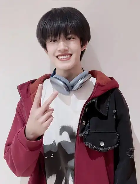 虞书欣周深王俊凯王俊凯心动时刻王源凯源搞笑短视频高叶莫折荼靡关注