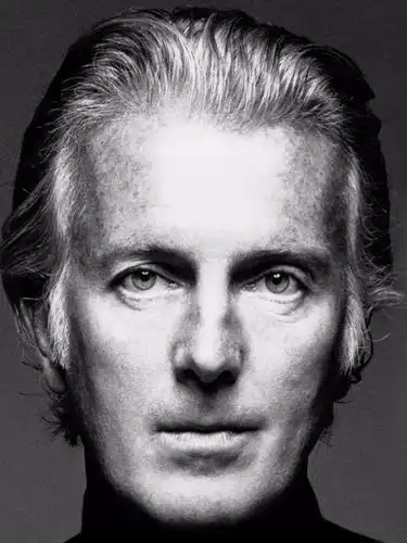 纪梵希 | 奥黛丽·赫本曾说,是他创造了自己.