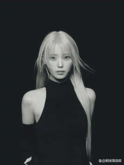 金发碧眼的iu回归,新专辑主题照曝光,眼神如史诗般深邃