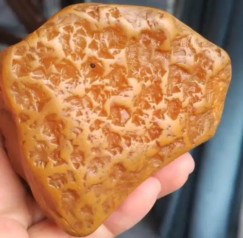 信江黄蜡石的形成与分类