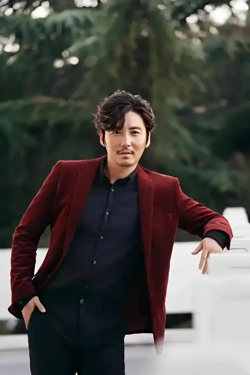 王龙正,1980年3月13日出生于天津市,中国内地影视男演员,毕业于中央