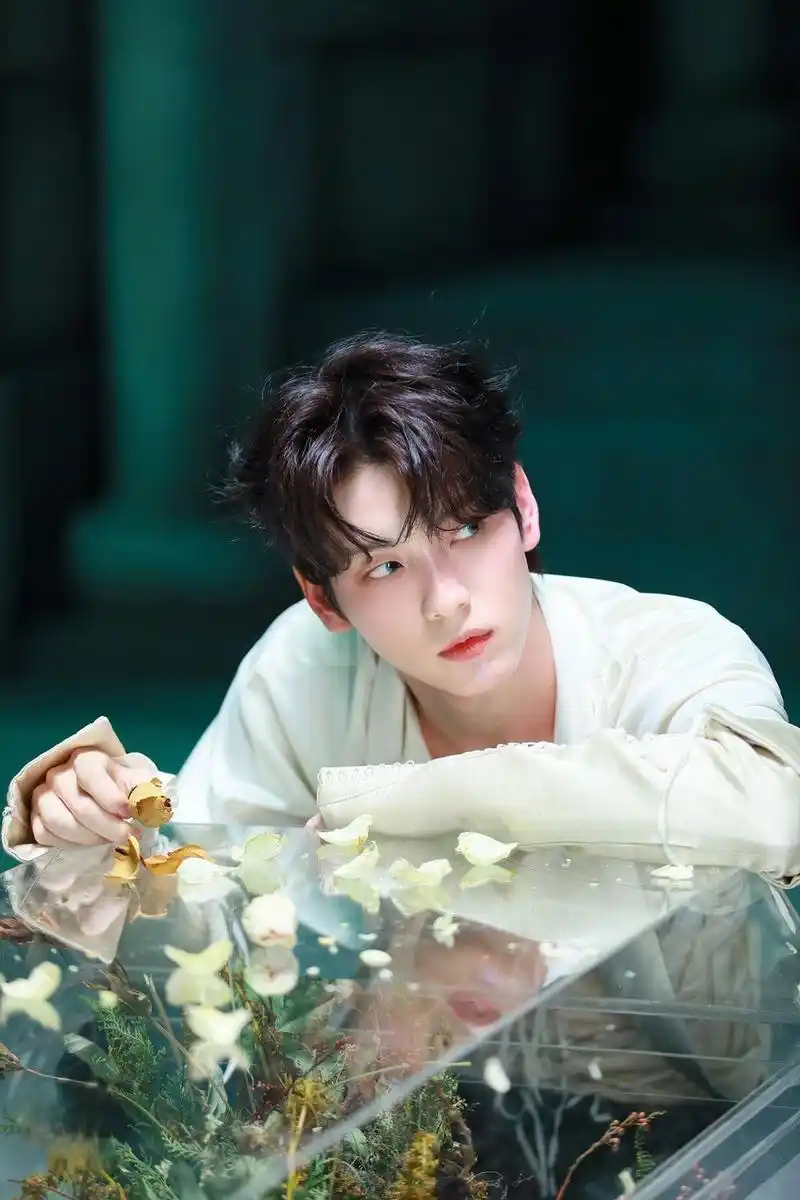 韩国男团txt自2019年出道以来就凭着独特的音乐风格累积不少人气,5位