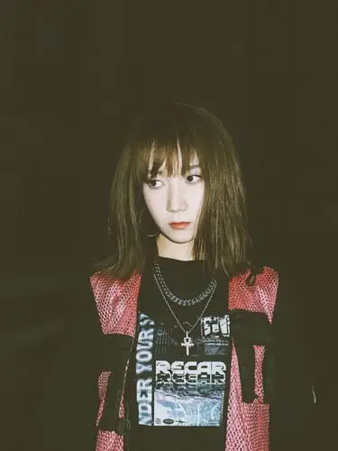 《青春有你2》乃万 酷帅女孩也可成为少女脸!