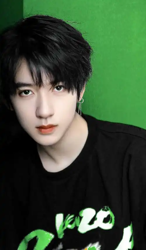 贺峻霖粉丝准备好见贺峻霖啦但是时代峰峻你是不是忘了什么更重要的