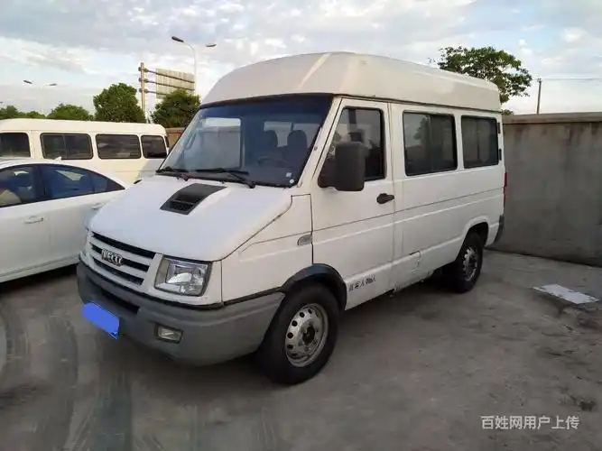 多台全顺依维柯大通二手柴油面包车出售,价不高