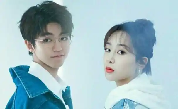 而杨紫和王俊凯还因为在节目中表现的姐弟情深,被大家亲切地称为"梳头