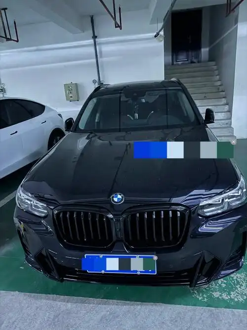 宝马x3炭黑色一个月没洗后什么样