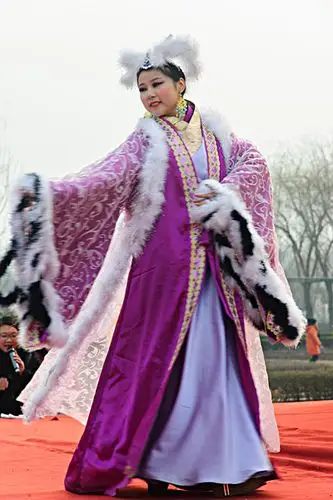 扮演古代美女褒姒