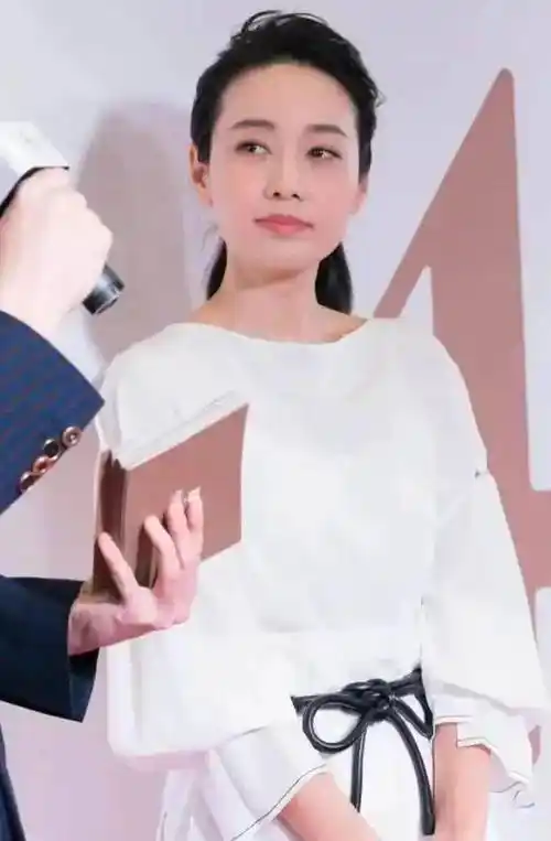 马伊琍"留长发"太惊艳了!