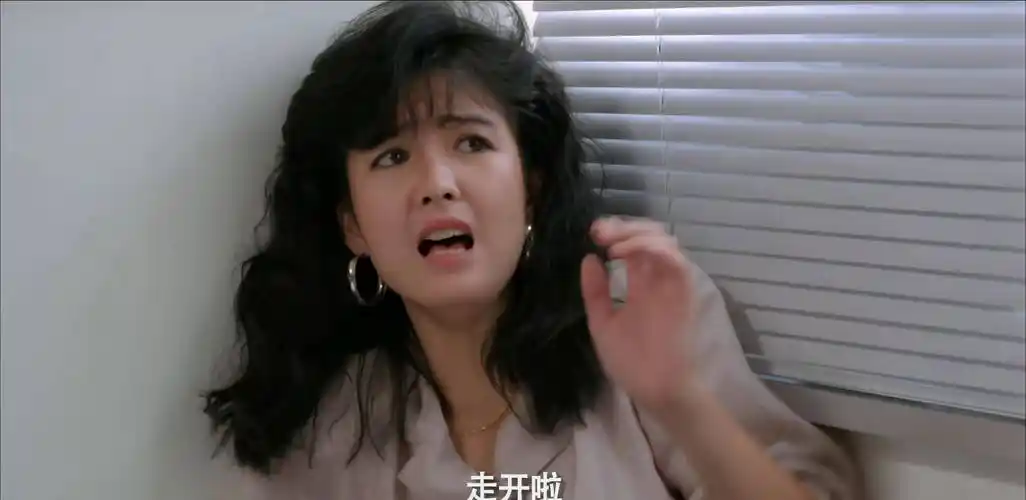 周星驰早期电影,携手陈惠敏风雨同路,女主角周慧敏神仙颜值_张郎