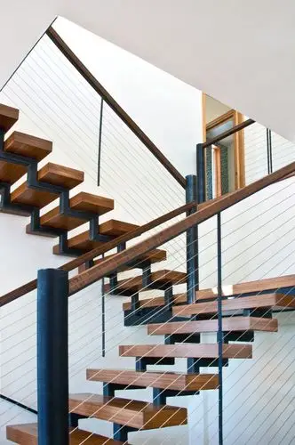 逐级木踏步板楼梯装修效果图