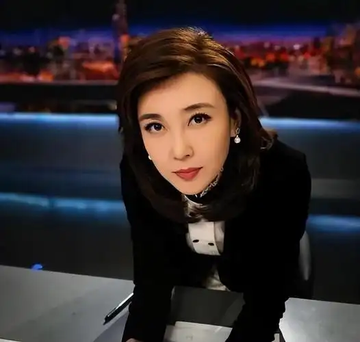 央视女神李红14岁辍学18岁退婚却成功逆袭成最美主持人