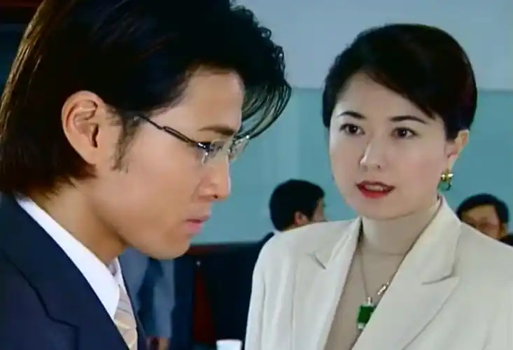 重温海豚湾恋人才发现易天边的亲生父母真的很自私