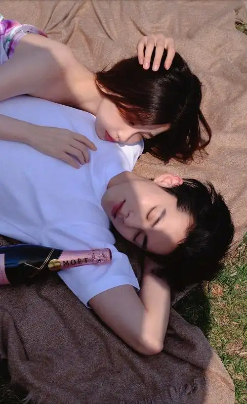 明星双人写真大pk:杨幂秀美腿,马伊琍好土气,胡歌霍建华封神