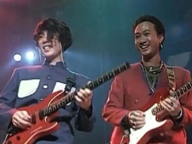 beyond黄家驹用的吉他fenderstratocaster