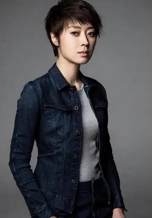 回顾5位被名字耽误的女星个个貌美如花却有很爷们的名字