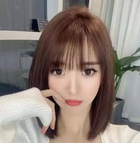 2022好看的中长直发,知性成熟的中分直发发型