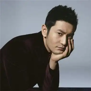 黄晓明微信头像高清大全 我只想到有你的天空安静看你笑脸-好看的头像