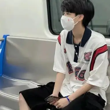 看不出来是网图的帅气真人男生头像