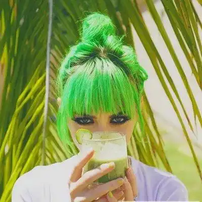 头发绿色蜡染怎么改色发蜡染发能够持续多久