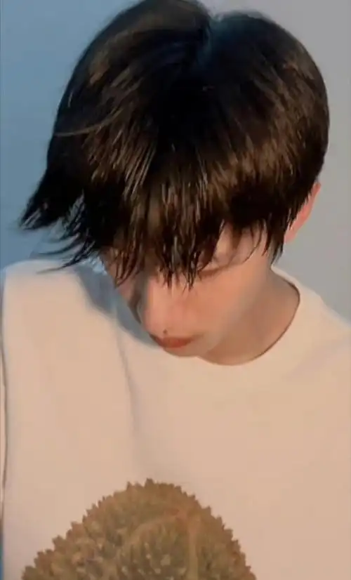 朱志鑫湿发随拍##朱志鑫湿发