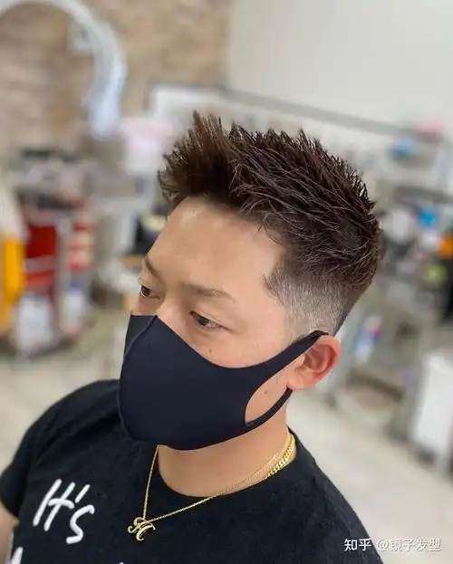 要说男士发型当中,最立体的发型,那一定是飞机头了,生活中,我们只要