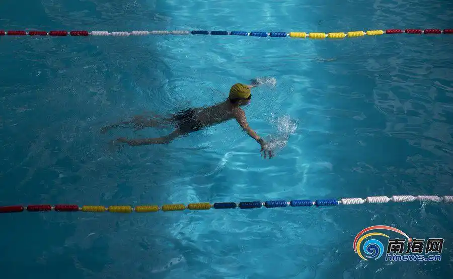 《海南省普及中小学生游泳教育实施方案》,让学生掌握会游泳,防溺水的