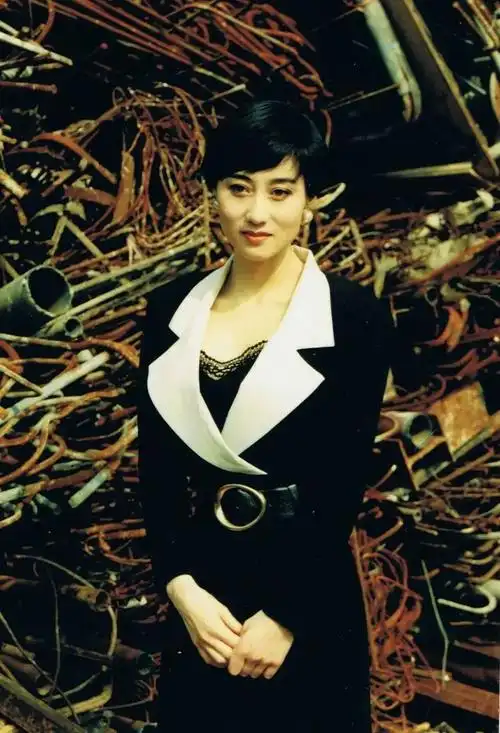 年轻时的利智有多美?看完这些照片,才知何谓风情万种