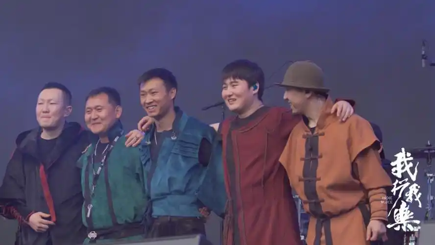 为了能够看懂英语的音乐教学视频,九宝乐队主唱阿斯汗一直自学英语