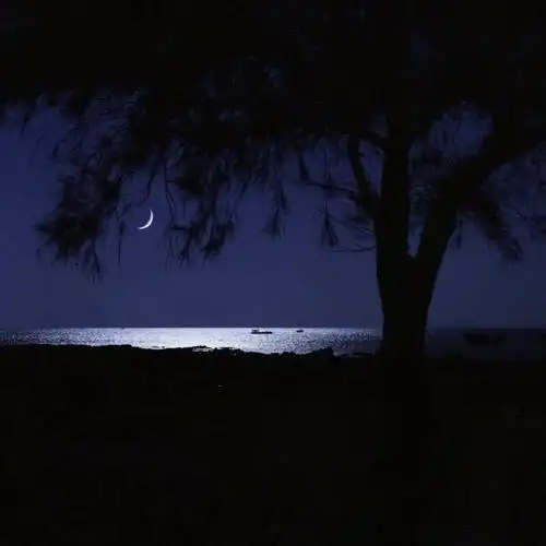 适合发朋友圈伤感的背景图片