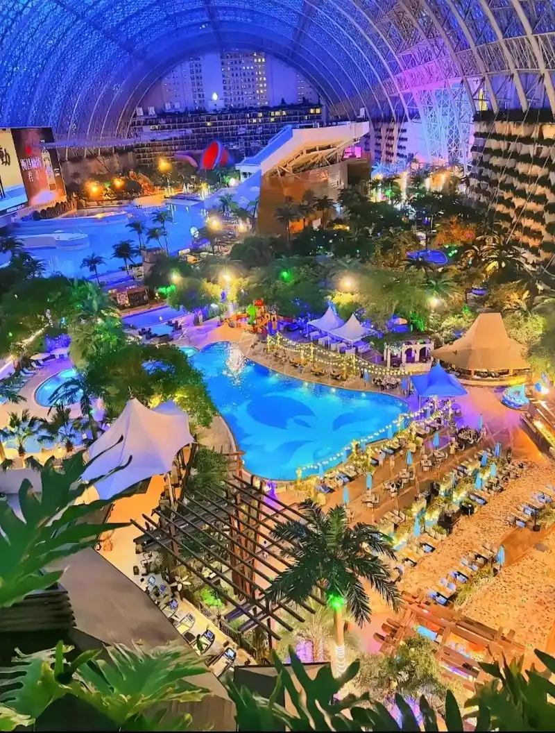 成都环球中心天堂岛海洋乐园.