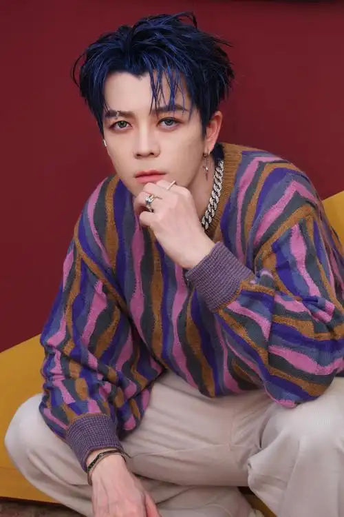 王栎鑫超话#常州太湖湾音乐节#圆满结束,今天的照片很符合节日快乐!