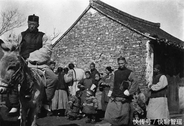 晚清老照片:真实清朝社会面貌,穷人衣不遮体,富人妻妾成群(4)