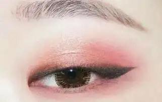 桃花眼是什么颜色,什么样的眼睛叫做桃花眼?