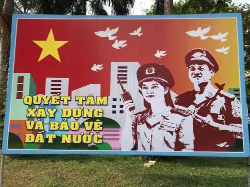 现在中国街上的宣传画都变成广告啦.