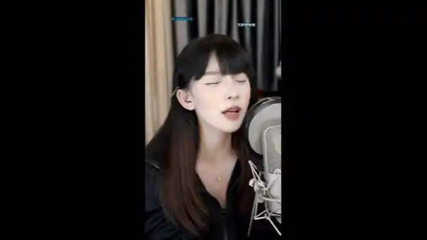 歌手模仿大赛现场唱歌17