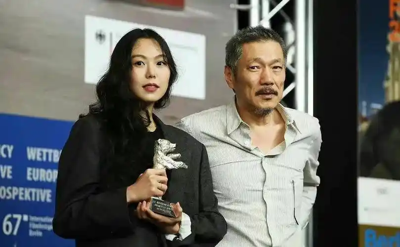 原创影后金敏喜甩掉赵寅成爱上大22岁导演看男人不在乎长相