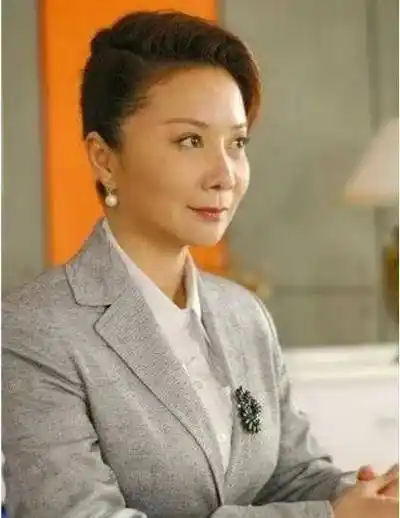 蔡明:担心儿子错过适婚年龄,儿子让她骄傲,也成了她的心病_丁秋星