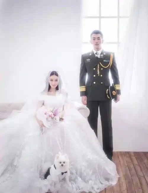 李晨成为新晋百亿票房先生,却遭网友冷嘲热讽:没有一部是男主_张馨予