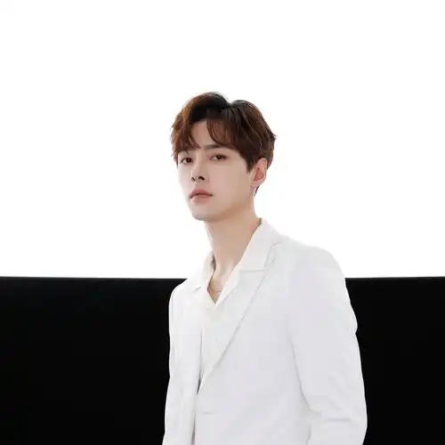 票数:970人气:811投票方逸伦个人资料详细资料>别名:方先生,方先森(浙