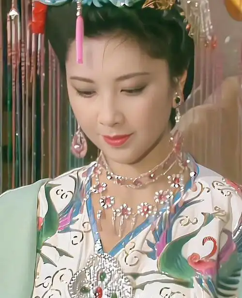 沐飞羽 的想法: 刘琳:气质美女朱琳,饰演的女儿国国王太美了,倾国倾城