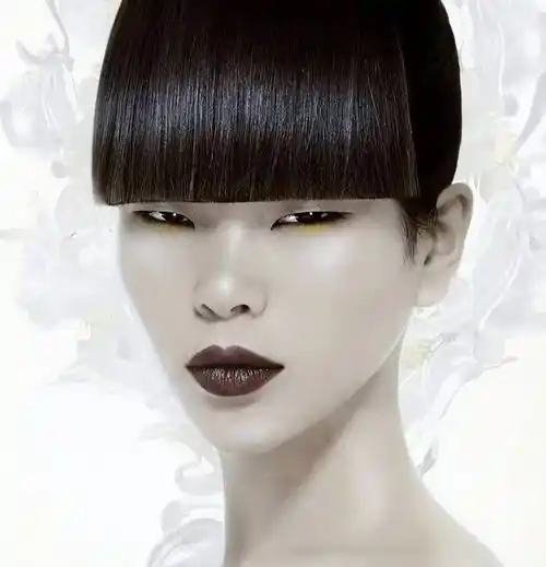 原创超模吕燕正式定居法国沾了中国人的光却选择离开自己的祖国