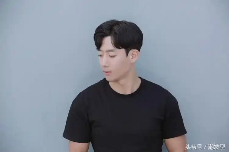 韩式发型图解(韩式蓬松发型男生)-骁龙网